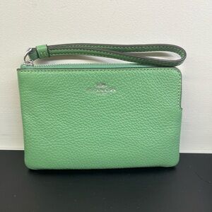 NWT Coach Leather Corner Zip Wristlet